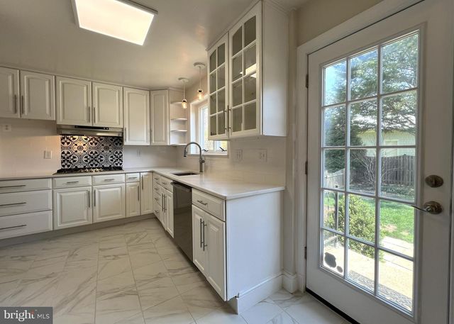 1201 ALLENDALE RD, Mclean, VA 22101