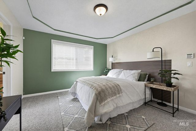 1030 S Library Ave, Kuna, ID 83634