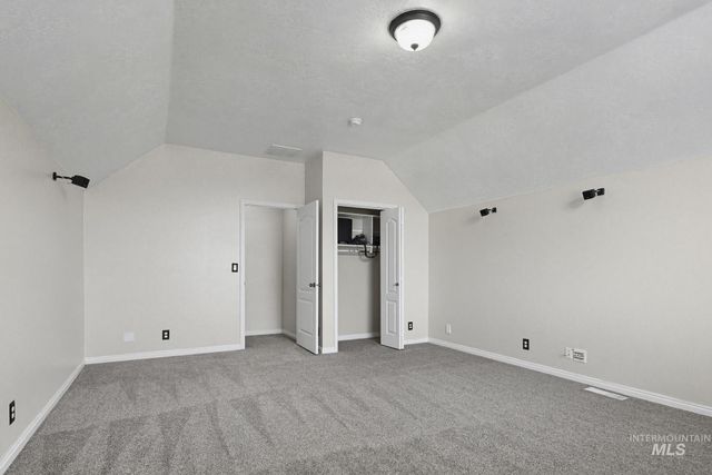 1030 S Library Ave, Kuna, ID 83634