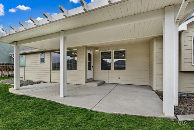 1030 S Library Ave, Kuna, ID 83634