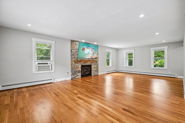 202 Freeman Rd, Charlton, MA 01507
