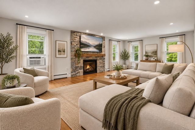 202 Freeman Rd, Charlton, MA 01507