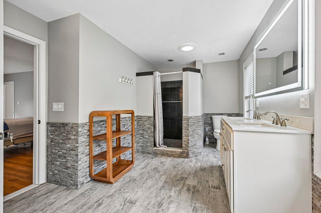 202 Freeman Rd, Charlton, MA 01507