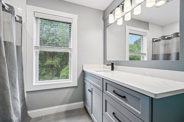 202 Freeman Rd, Charlton, MA 01507