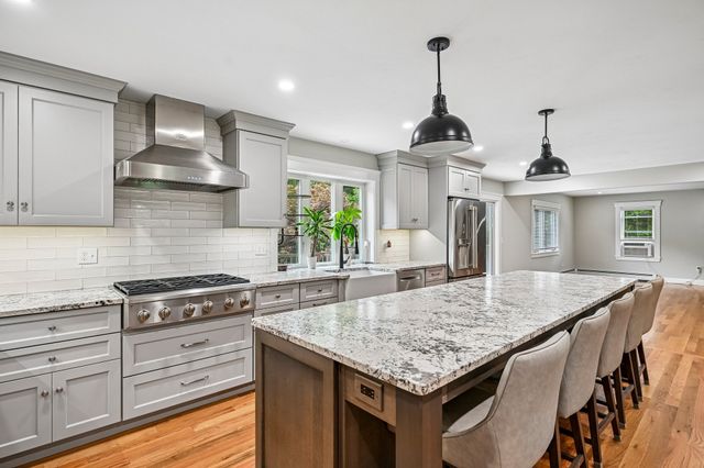 202 Freeman Rd, Charlton, MA 01507