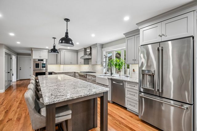 202 Freeman Rd, Charlton, MA 01507