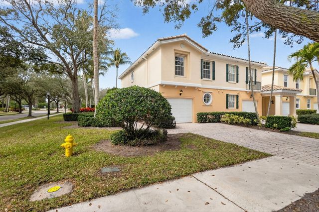 355 Salinas Drive, Palm Beach Gardens, FL 33410