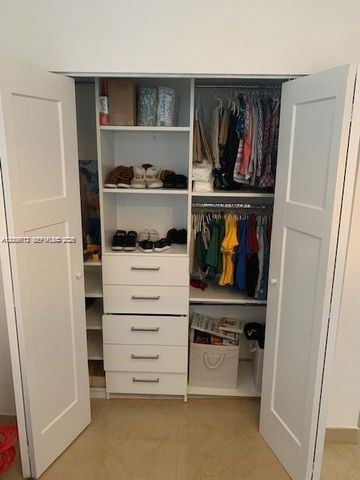 31 SE 5th St 3512, Miami, FL 33131