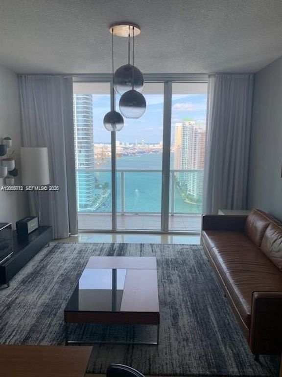 31 SE 5th St 3512, Miami, FL 33131