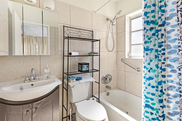 3212 NE 7th Place 12, Pompano Beach, FL 33062