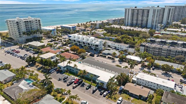 3212 NE 7th Place 12, Pompano Beach, FL 33062