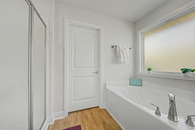 23121 Ridgewood Drive, Robertsdale, AL 36567