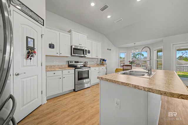 23121 Ridgewood Drive, Robertsdale, AL 36567