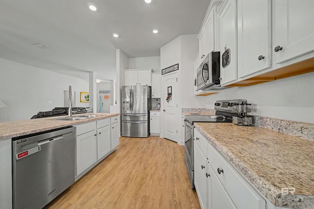 23121 Ridgewood Drive, Robertsdale, AL 36567