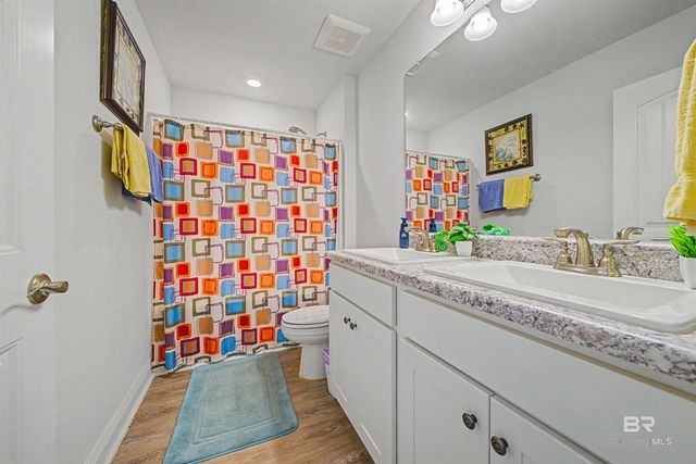 23121 Ridgewood Drive, Robertsdale, AL 36567