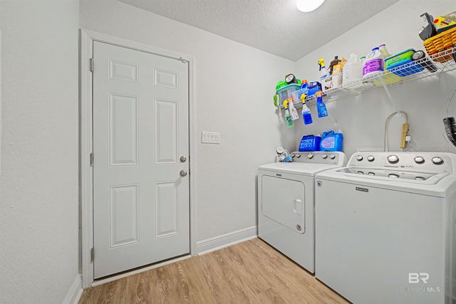 23121 Ridgewood Drive, Robertsdale, AL 36567