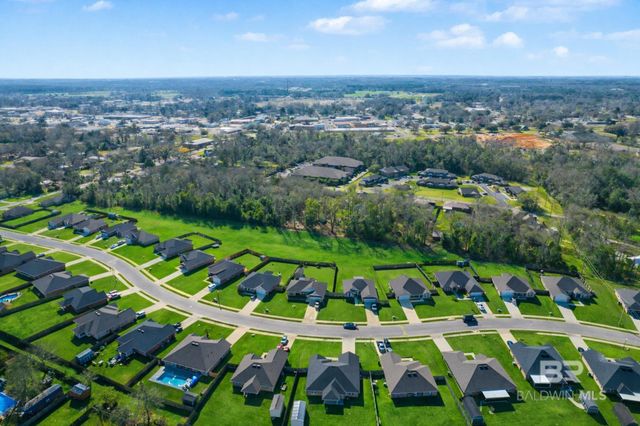 23121 Ridgewood Drive, Robertsdale, AL 36567