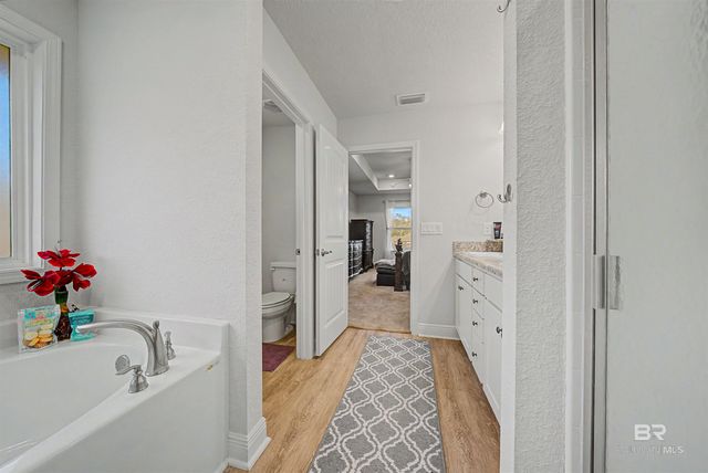 23121 Ridgewood Drive, Robertsdale, AL 36567