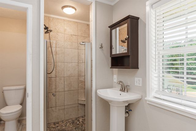 1147 Vz County Road 3417, Wills Point, TX 75169