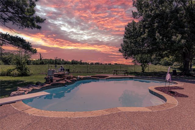 1147 Vz County Road 3417, Wills Point, TX 75169