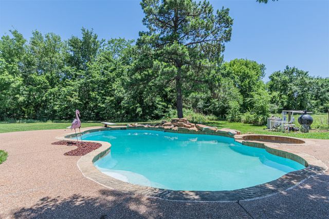 1147 Vz County Road 3417, Wills Point, TX 75169