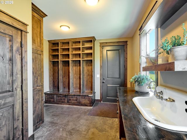 38252 S BLAIR Rd, Molalla, OR 97038