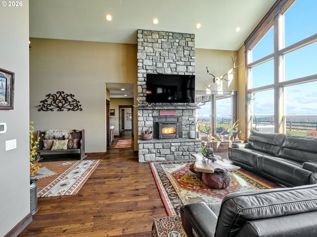 38252 S BLAIR Rd, Molalla, OR 97038