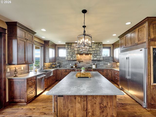 38252 S BLAIR Rd, Molalla, OR 97038