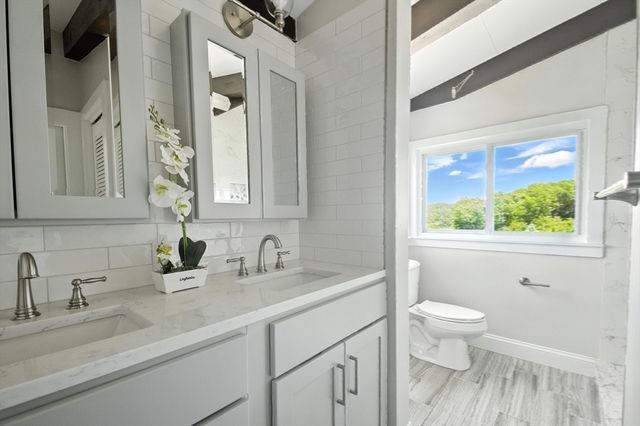 106 Rocky Hill Rd, Plymouth, MA 02360