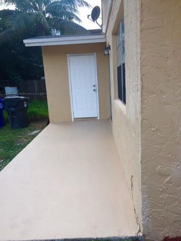 8002 SW 7th Court, North Lauderdale, FL 33068