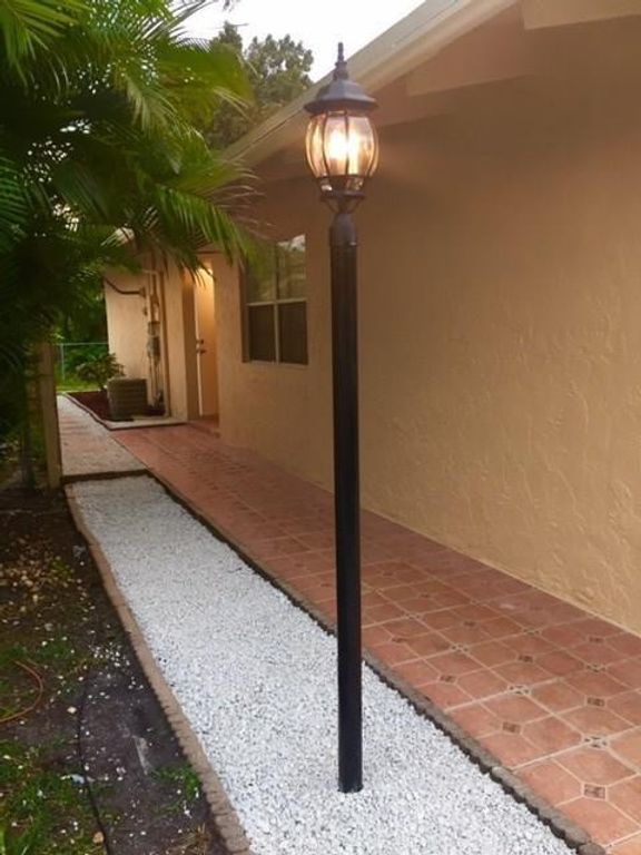 8002 SW 7th Court, North Lauderdale, FL 33068