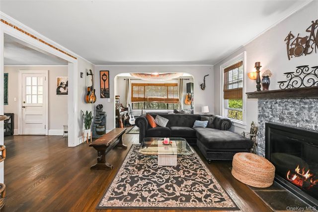365 Old Mamaroneck Road, White Plains, NY 10605