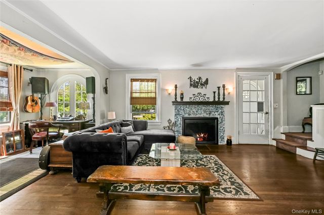 365 Old Mamaroneck Road, White Plains, NY 10605