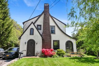 365 Old Mamaroneck Road, White Plains, NY 10605