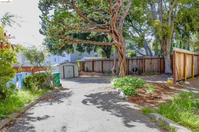 2924 Florence St, Berkeley, CA 94705