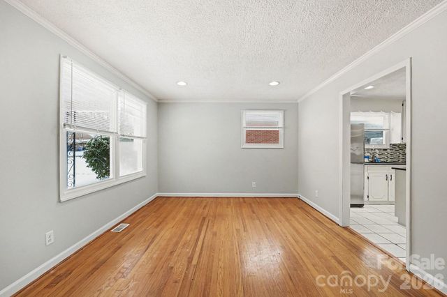 742 N Mulberry Street, Statesville, NC 28677