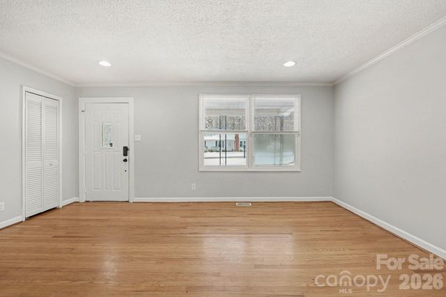 742 N Mulberry Street, Statesville, NC 28677