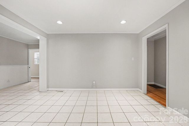 742 N Mulberry Street, Statesville, NC 28677