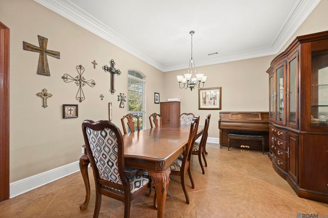 537 W Main St, Gonzales, LA 70737