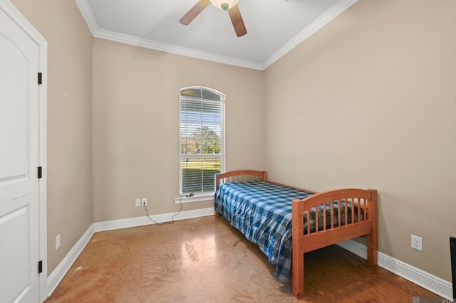 537 W Main St, Gonzales, LA 70737