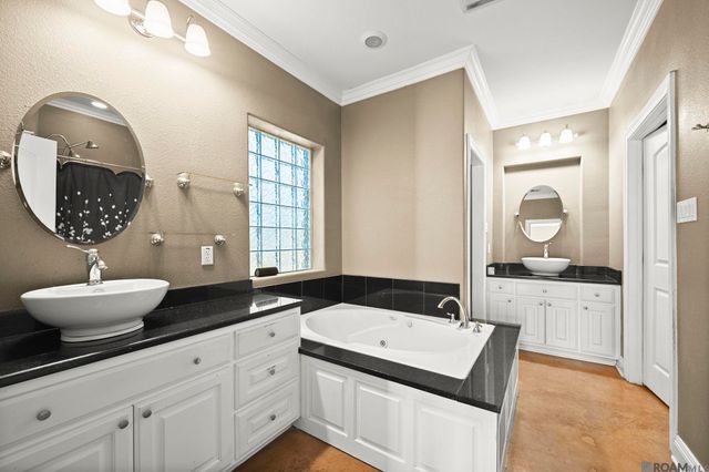 537 W Main St, Gonzales, LA 70737