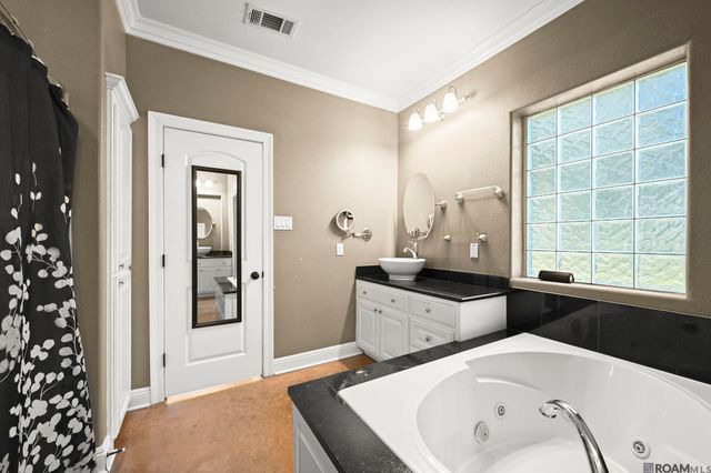 537 W Main St, Gonzales, LA 70737