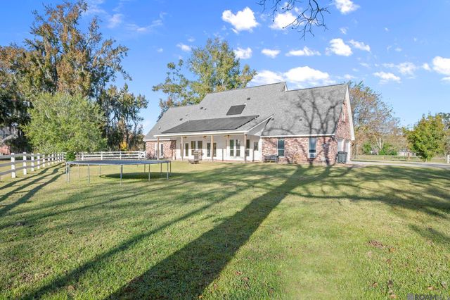 537 W Main St, Gonzales, LA 70737