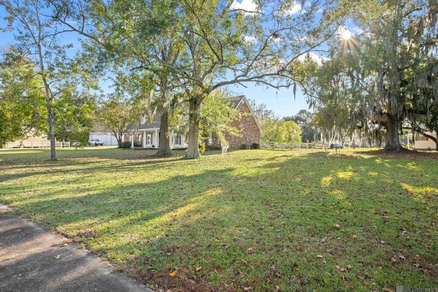 537 W Main St, Gonzales, LA 70737