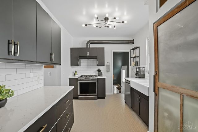 6006 Grand Vista Avenue, Cincinnati, OH 45213