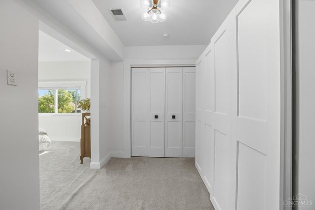 6006 Grand Vista Avenue, Cincinnati, OH 45213