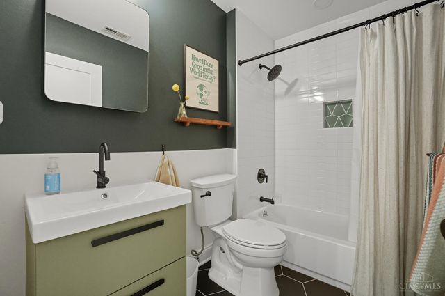 6006 Grand Vista Avenue, Cincinnati, OH 45213