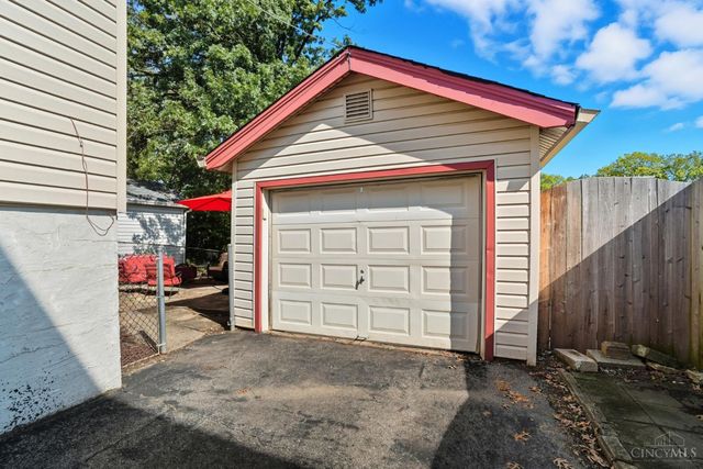 6006 Grand Vista Avenue, Cincinnati, OH 45213