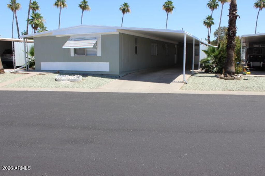 Image 2 of property listing at 303 S Recker Road 50, Mesa, AZ 85206