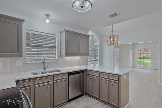 2003 Belle Haven Drive, Bossier City, LA 71111
